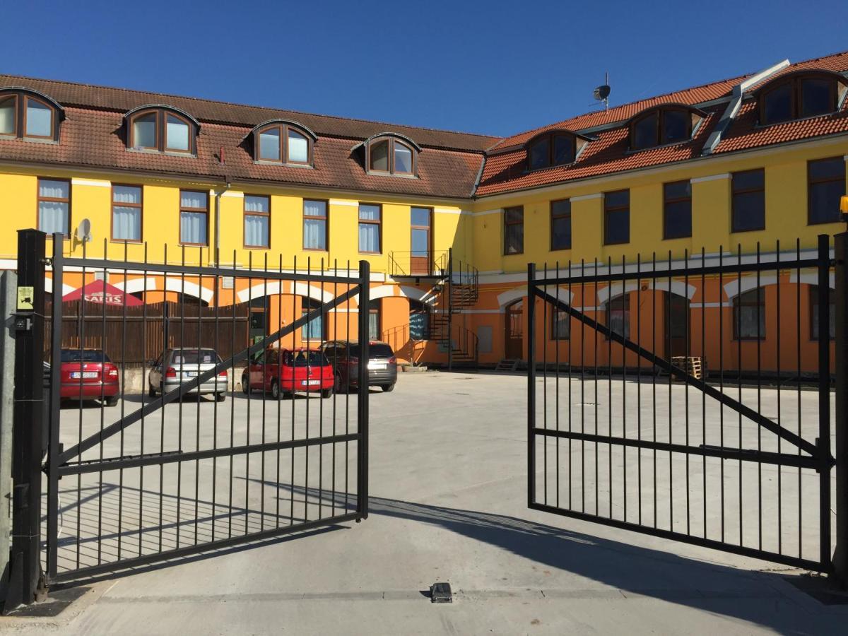 Penzion Resa Spišská Nová Ves Esterno foto